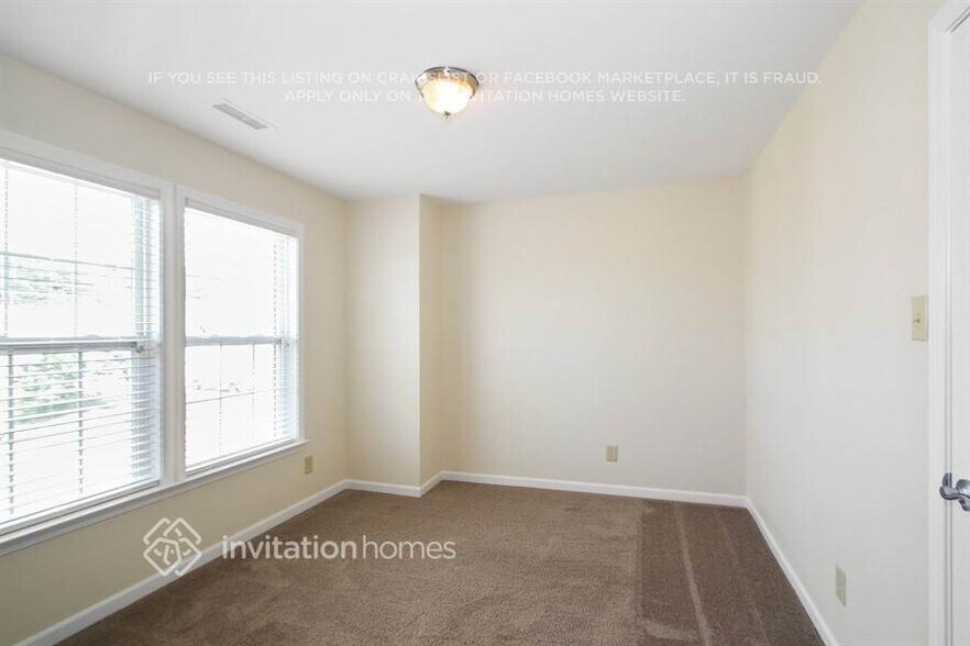 Building Photo - 329 Zander Woods Ct