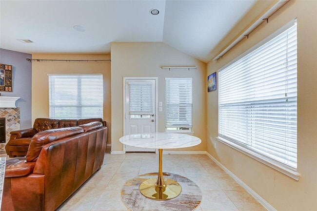 Building Photo - 9419 Sparrow Creek Ct