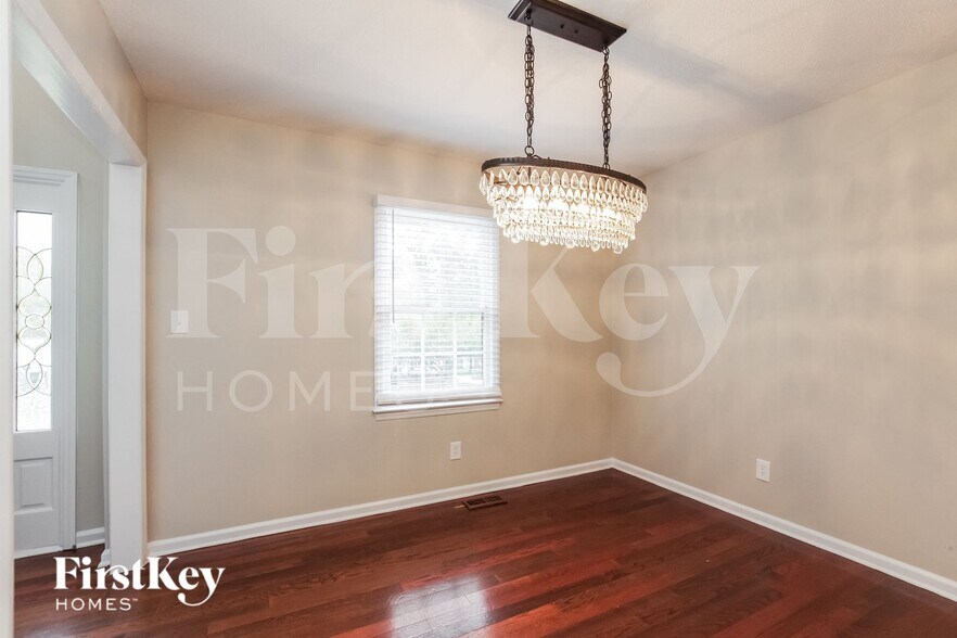 Building Photo - 145 Antelope Dr