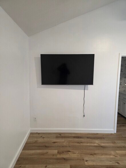 Building Photo - 11260 College Ave