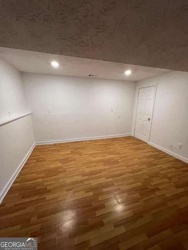 Building Photo - 7600 Suwannee Ct