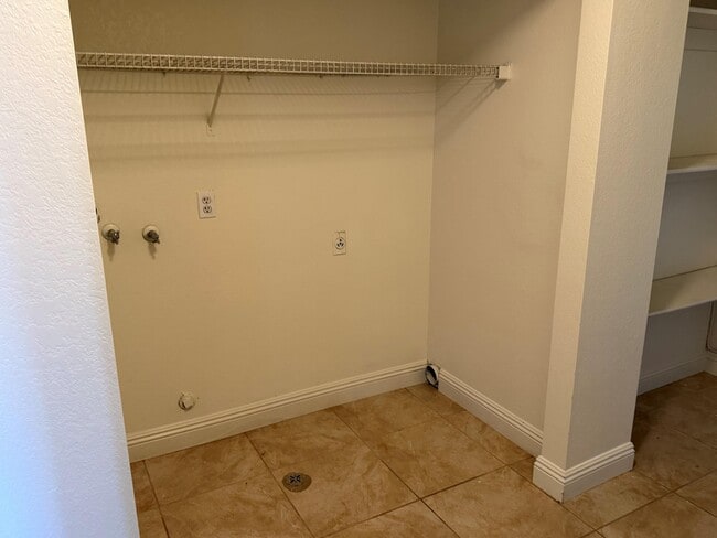 Building Photo - 51580 Avenida Villa