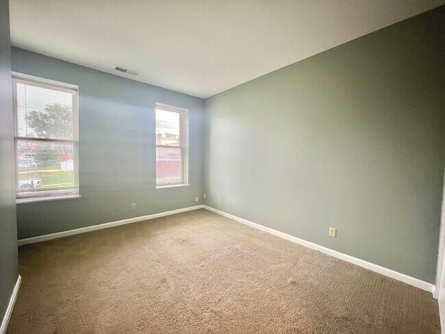 Building Photo - 1515-1519 S 39th