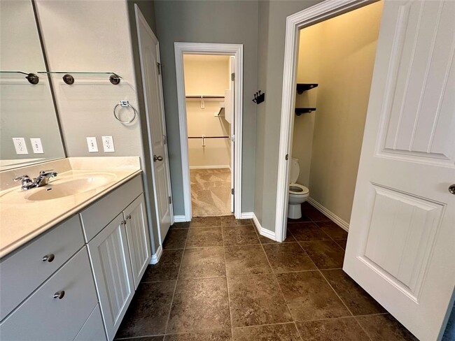 Building Photo - 202 Saffron Springs