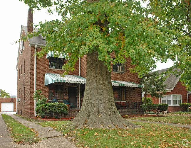 Primary Photo - 710 Kanawha Blvd W