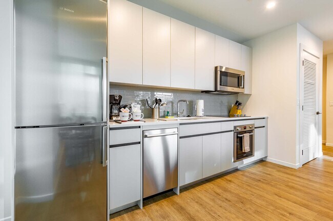 Building Photo - 131 Seaport Blvd