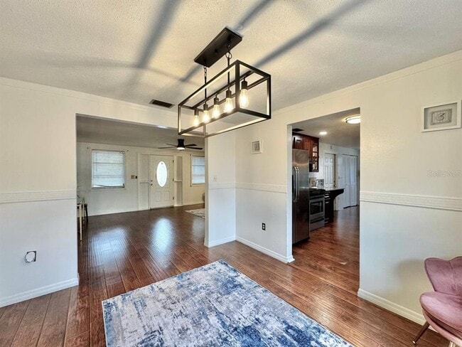 Building Photo - 7514 Spirea Dr