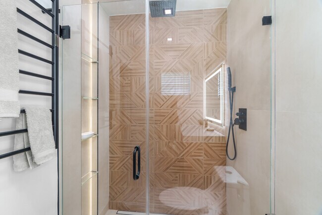 Building Photo - 273 Tropic Dr