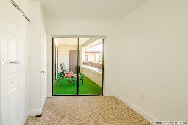 Building Photo - 9030 SW 125th Ave