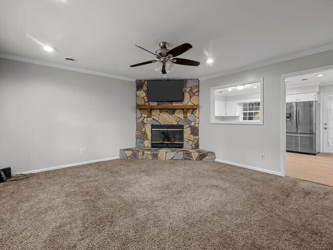 Building Photo - 13 Sunridge Ct