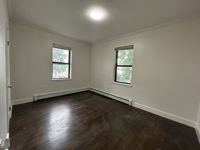 Building Photo - 435 Walnut Ave