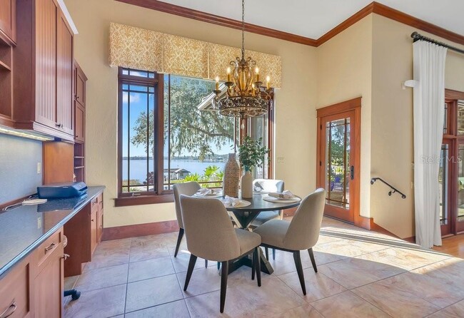 Building Photo - 10577 Down Lakeview Cir