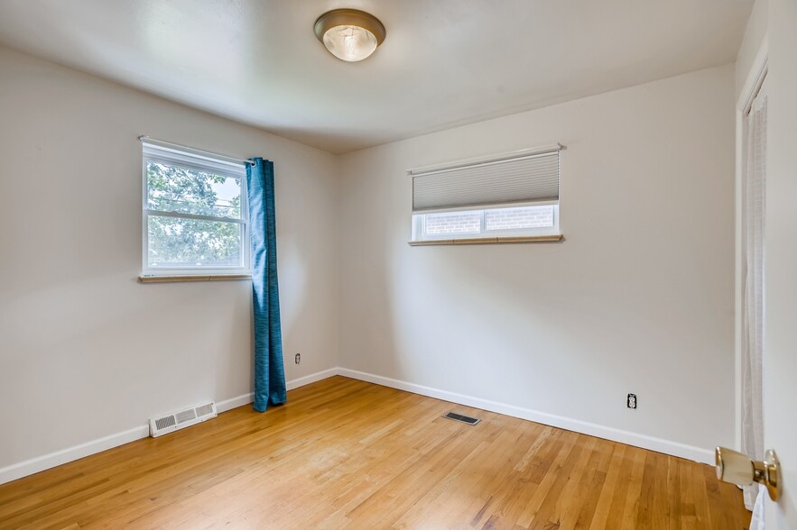 Building Photo - 1275 S Fenton St