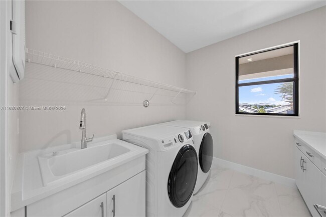 Building Photo - 20422 Southernwood Ave