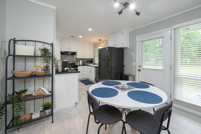 Building Photo - 3828 Reese Rd