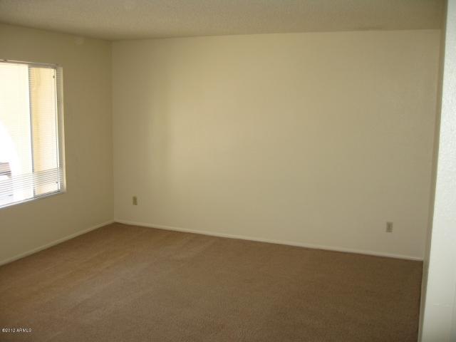 Building Photo - Tempe 4 Bed/ 2 Bath Single Story with Pool and Full Pool Service