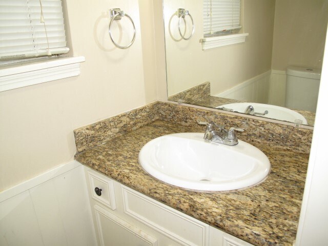 Building Photo - 702 Oder Ln