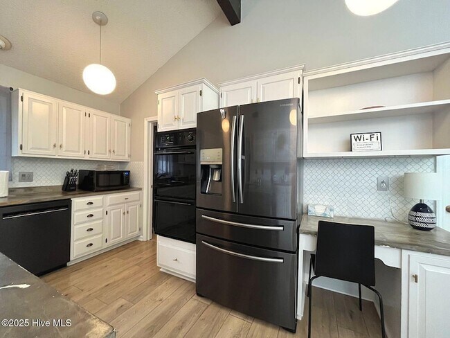 Building Photo - 1010 Monticello Dr