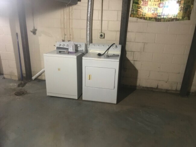 Building Photo - 2118 23rd St