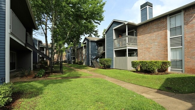 Building Photo - 12703 Jones Rd