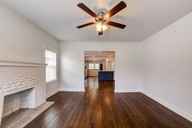 Building Photo - Charming 1920s Remodel | Historic Character with Modern Updates