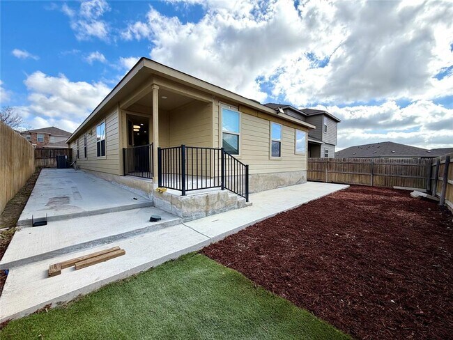 Building Photo - 216 Star Pass