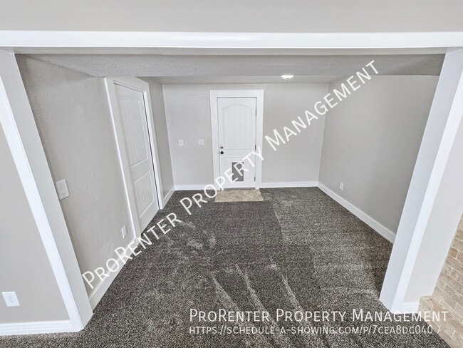 Building Photo - 1722 N 670 W