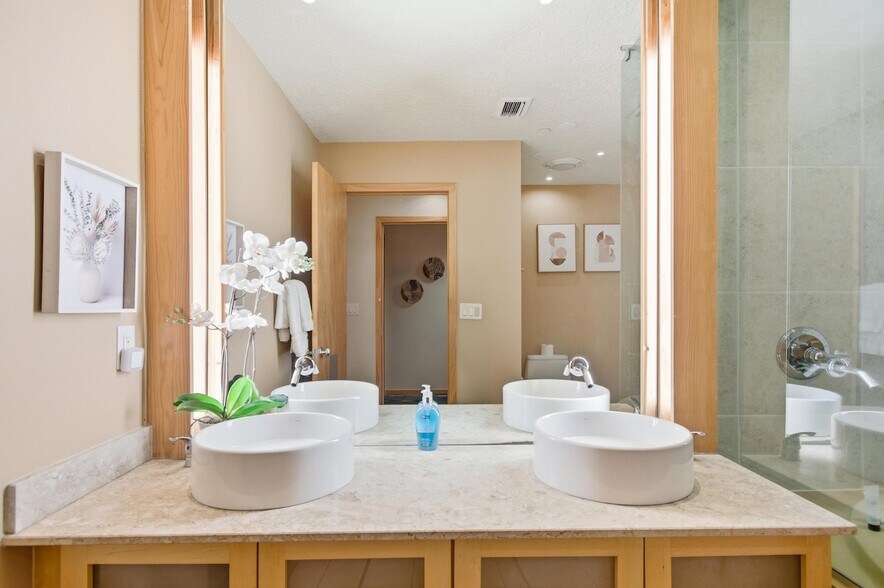 Building Photo - 101 Palm Harbor Pky