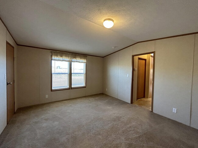 Building Photo - 151 Meadow Lark Ln
