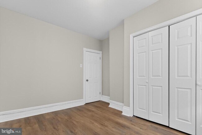 Building Photo - 5437 Webster St