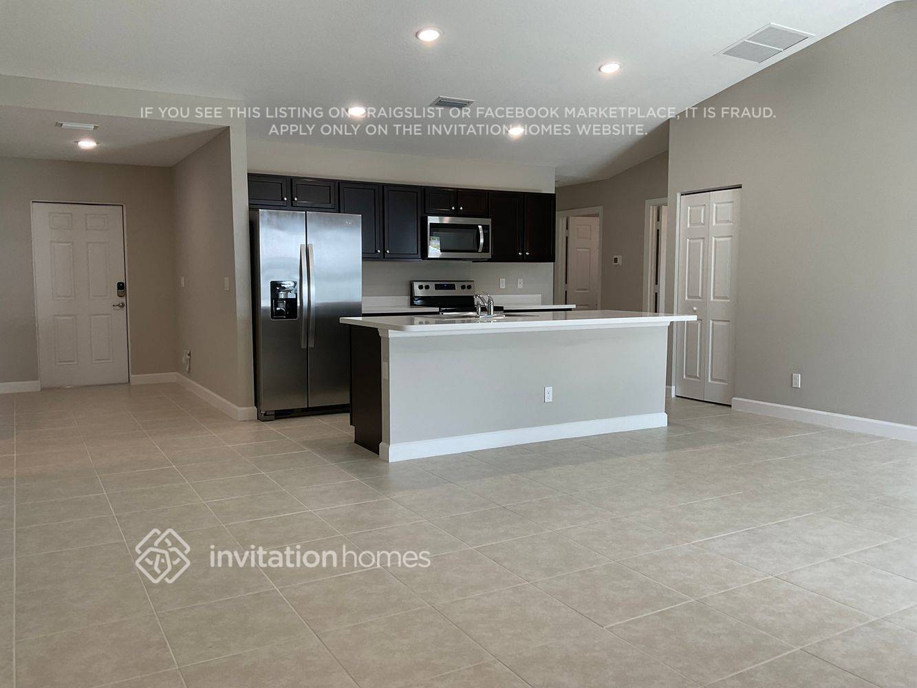 Building Photo - 982 Carver Rd SE