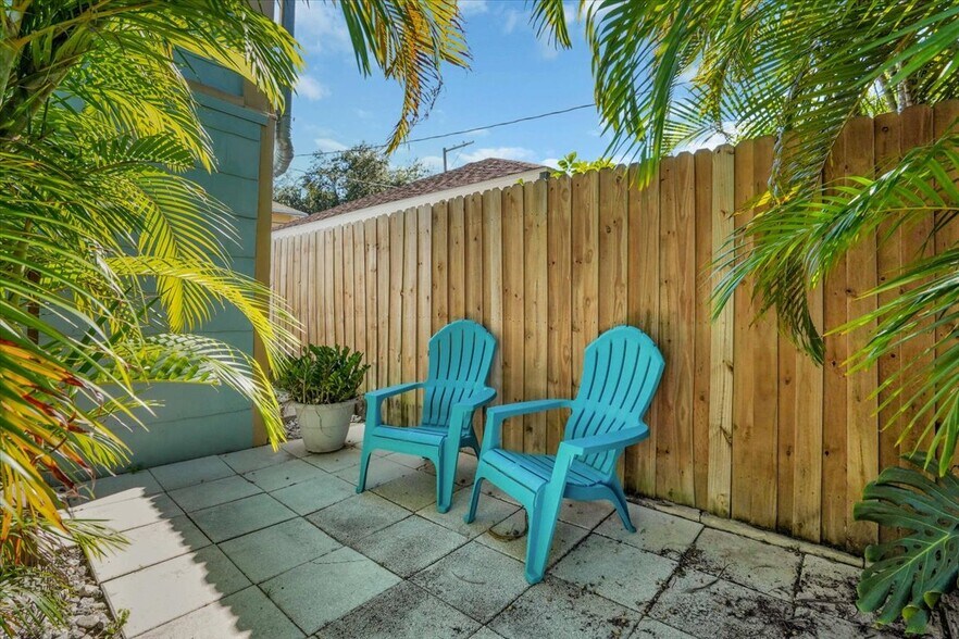 Building Photo - 537 6th St N