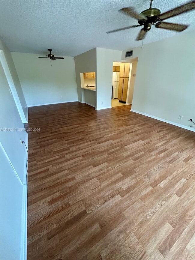 Building Photo - 1113 Green Pine Blvd
