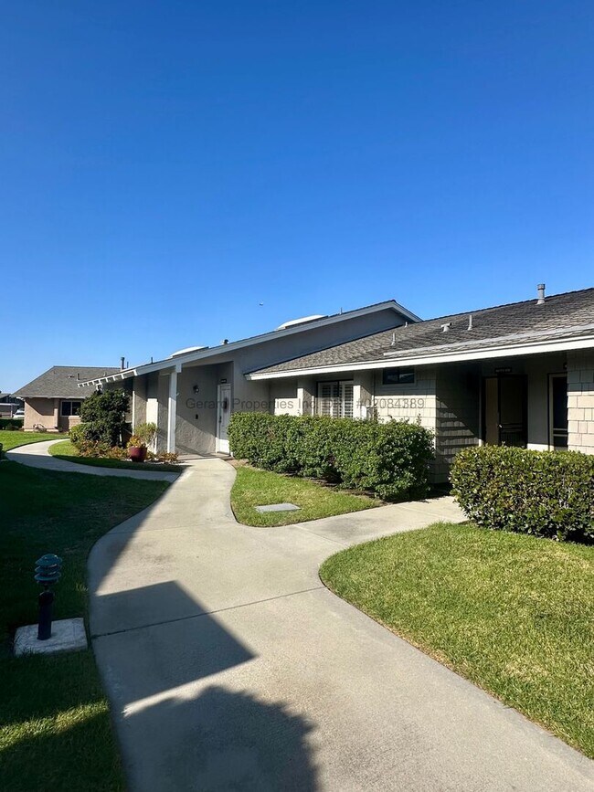Building Photo - 55+ Huntington Beach Condo – Pools, Pickle...