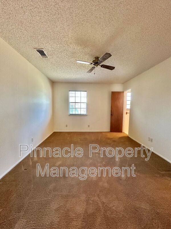 Building Photo - 5818 Davenport Dr