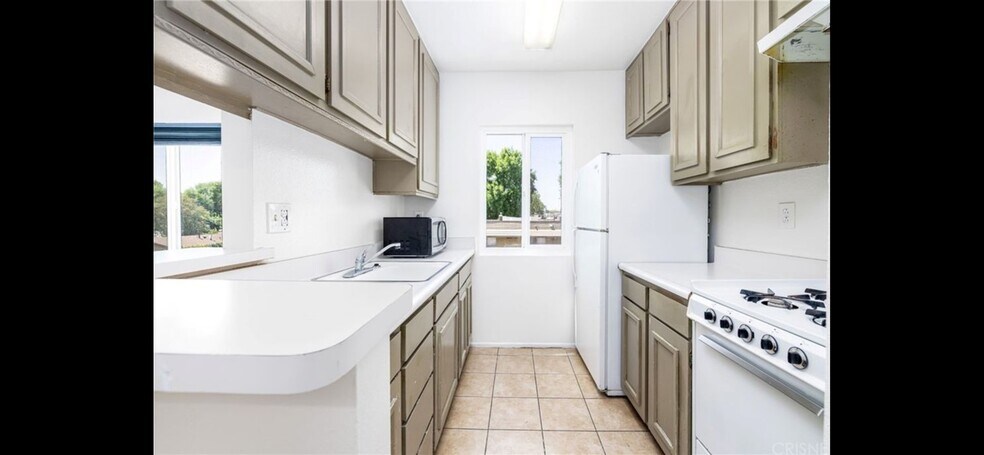 Primary Photo - 17900 Sherman Way