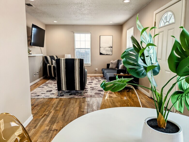 Building Photo - 109 State Ave