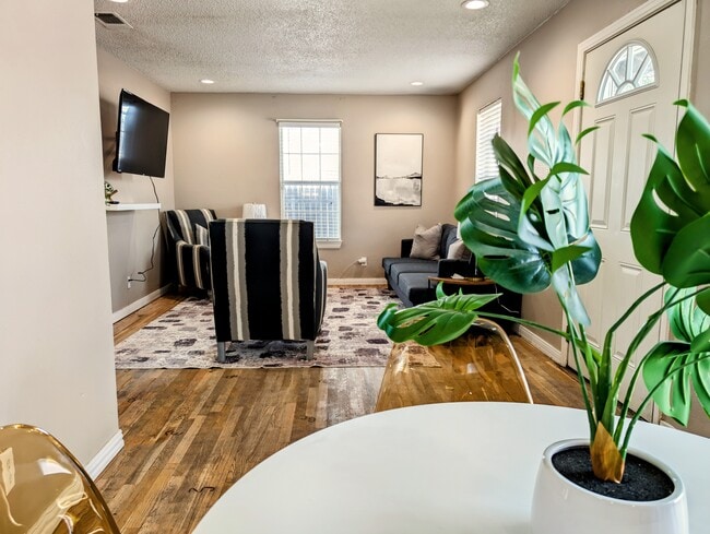 Building Photo - 109 State Ave