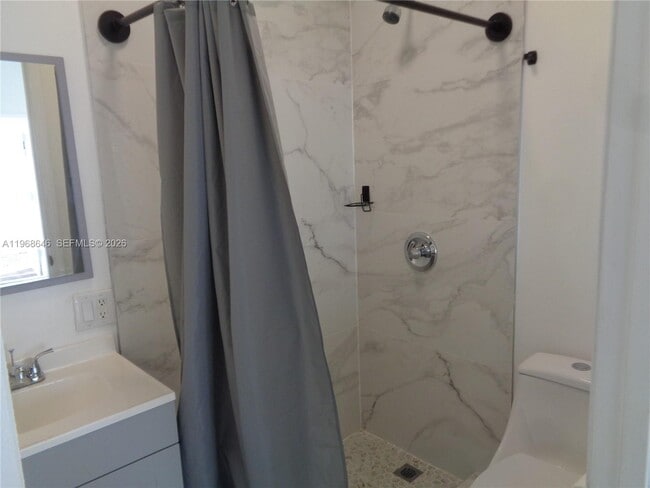 Building Photo - 2060 SE 14th St