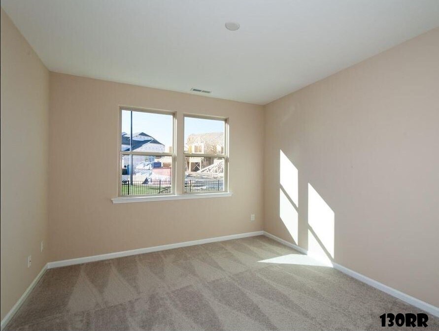 Building Photo - 130 Rubrum Dr