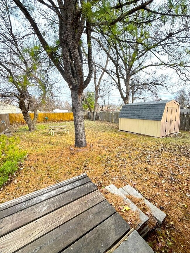 Building Photo - 2 Bed 1 Bath in Bethany