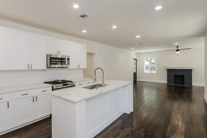 Building Photo - 1131 Brunner Ave