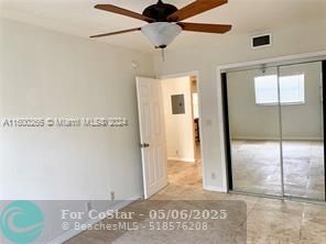 Building Photo - 1470 N Dixie Hwy