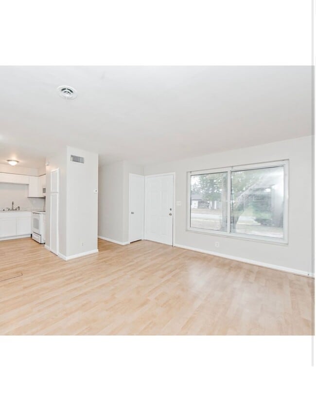Building Photo - PRICE REDUCED!!!!!!Super Cute 3 Bedroom / ...
