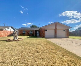 Building Photo - Great 3 bed 2 bath near West Loop 289 and ...