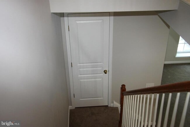 Building Photo - 157 Hudson Dr