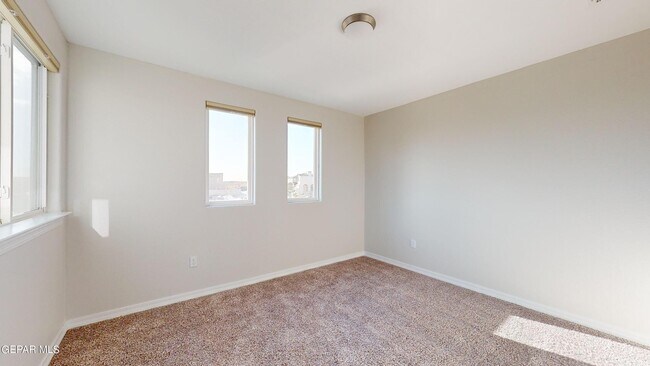 Building Photo - 500 La Entrada Cir