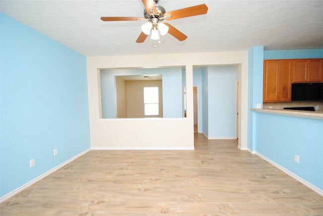 Building Photo - 18410 Fair Grange Ln