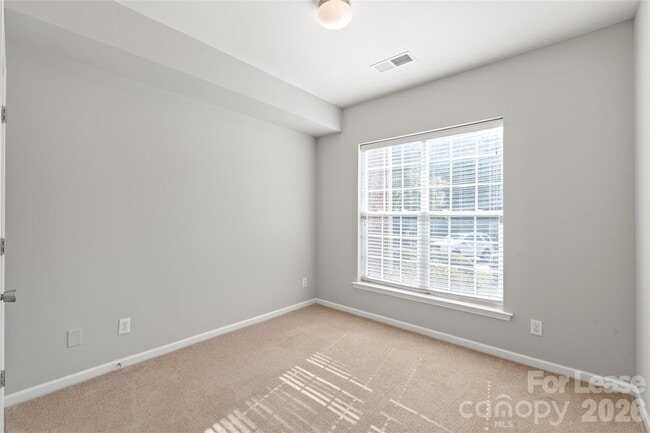 Building Photo - 15007 Santa Lucia Dr