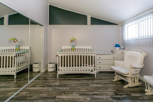 Building Photo - 6343 Jumilla Ave